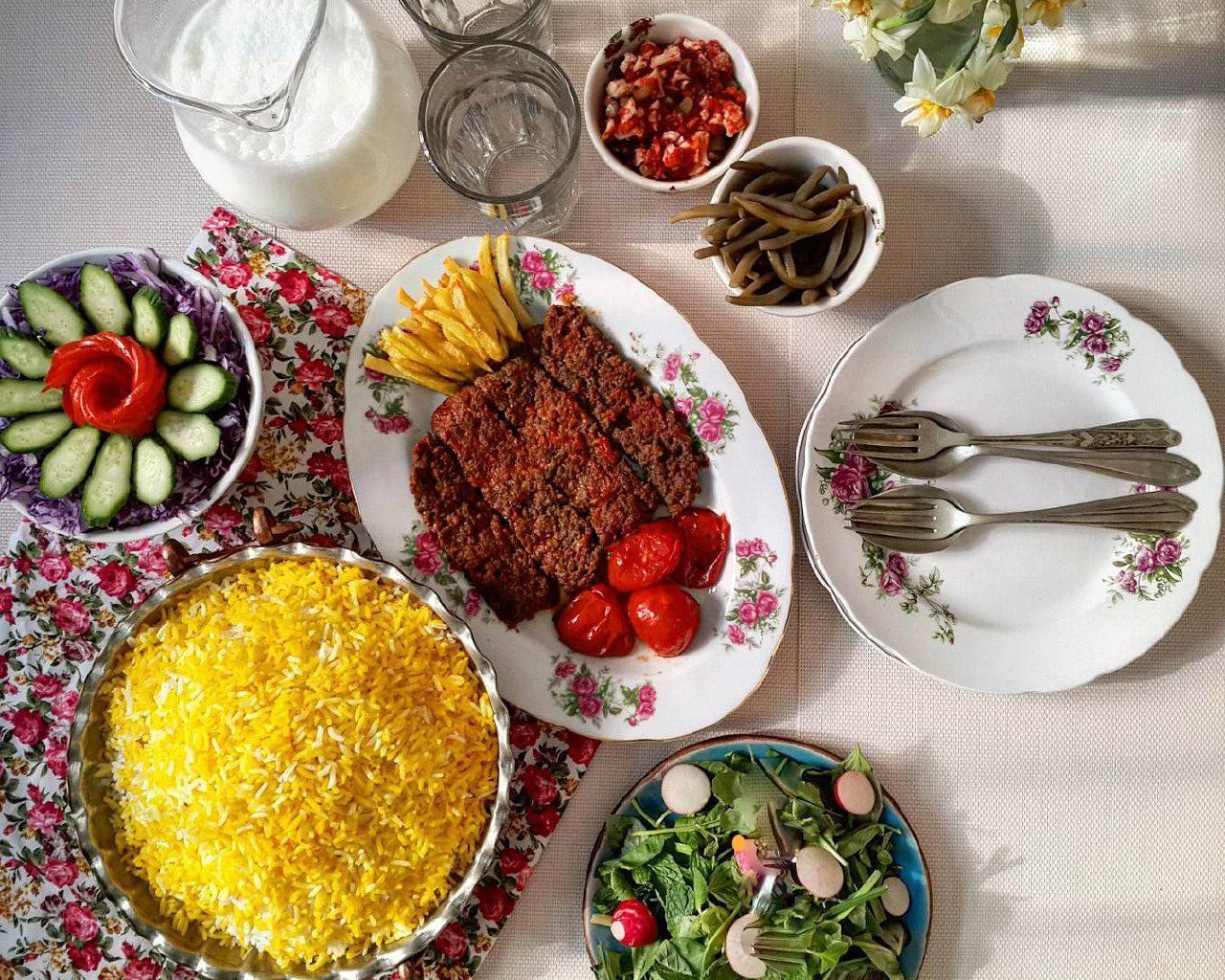 کباب برنجی خراسان رضوی گوشت برنج روغن آرد تخم مرغ پیاز نمک فلفل