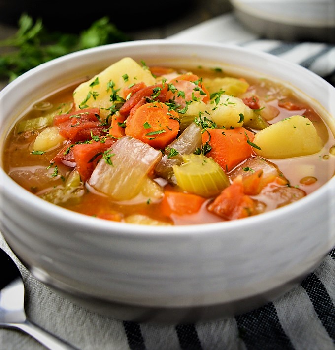 سوپ سبزیجات رژیمی ایران سرزمین غذا غذالند