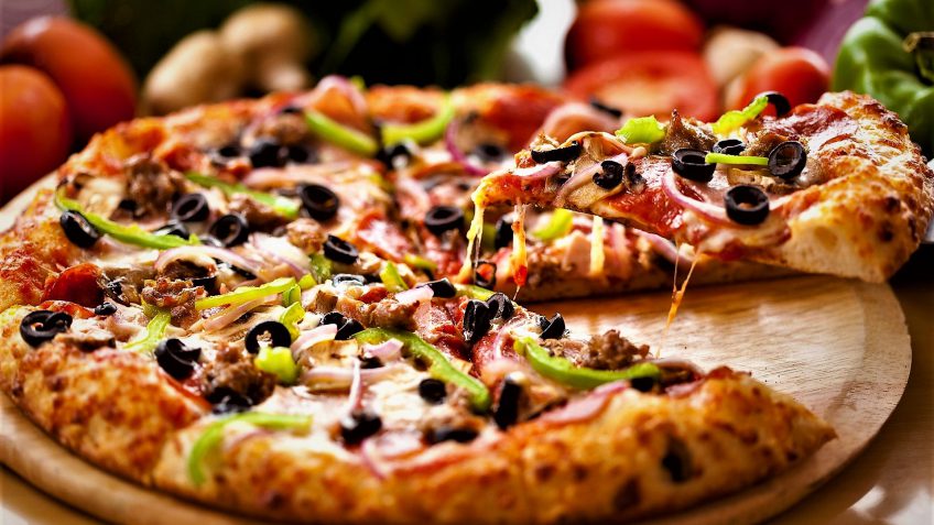 پیتزا قارچ و گوشت و نکات طلایی و خوشمزه تر شدن آن - غذالند